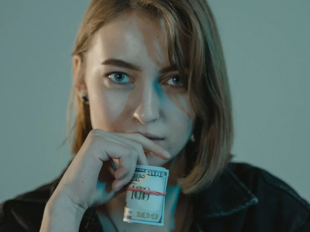 Cómo Ganar Dinero con una Modelo IA en Fanvue